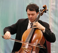 Peter Rejto in concert playing  J.S. Bach's 6 Sonatas